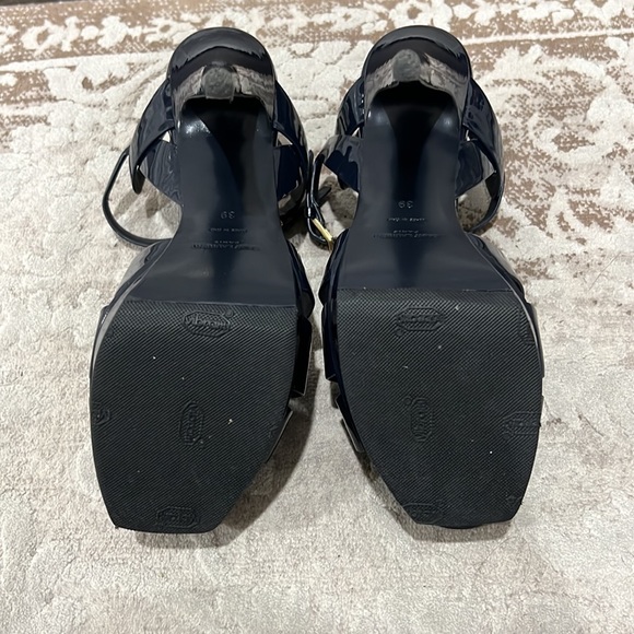 YSLnavy patent leather sandal heel - Picture 5 of 7